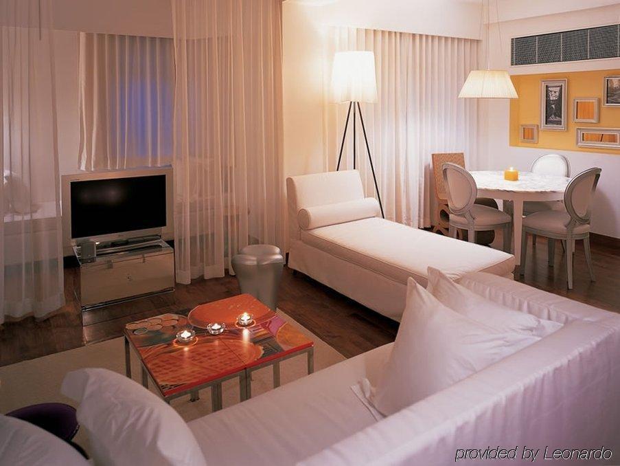 J Plus Hotel By Yoo Гонконг Экстерьер фото
